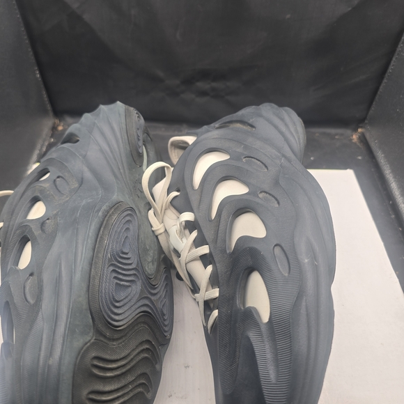 adidas Black and‎ White Futuristic Sneakers - Picture 4 of 7